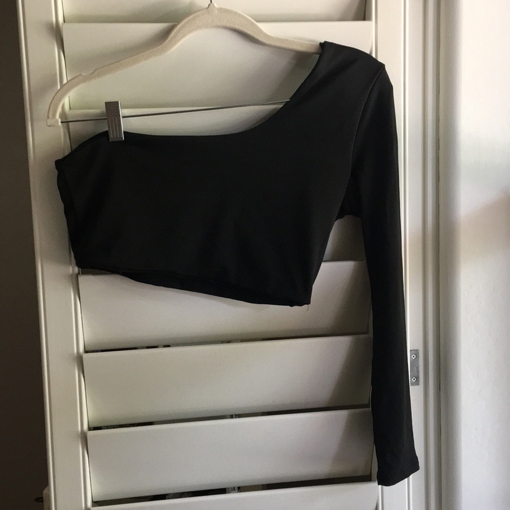 one sleeve crop top